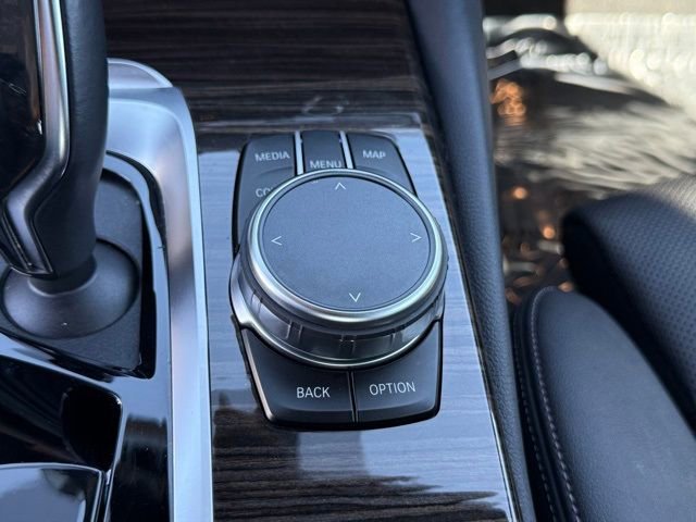 Certified 2023 BMW 530e w/ Convenience Package image 28