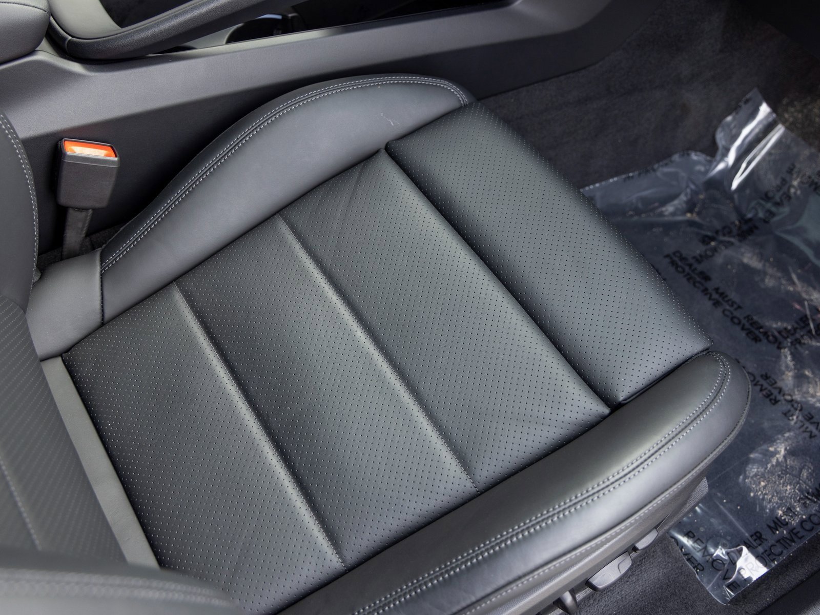 Certified 2025 Porsche Macan Electric image 51