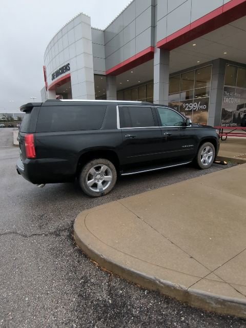 Used 2017 Chevrolet Suburban Premier image 18
