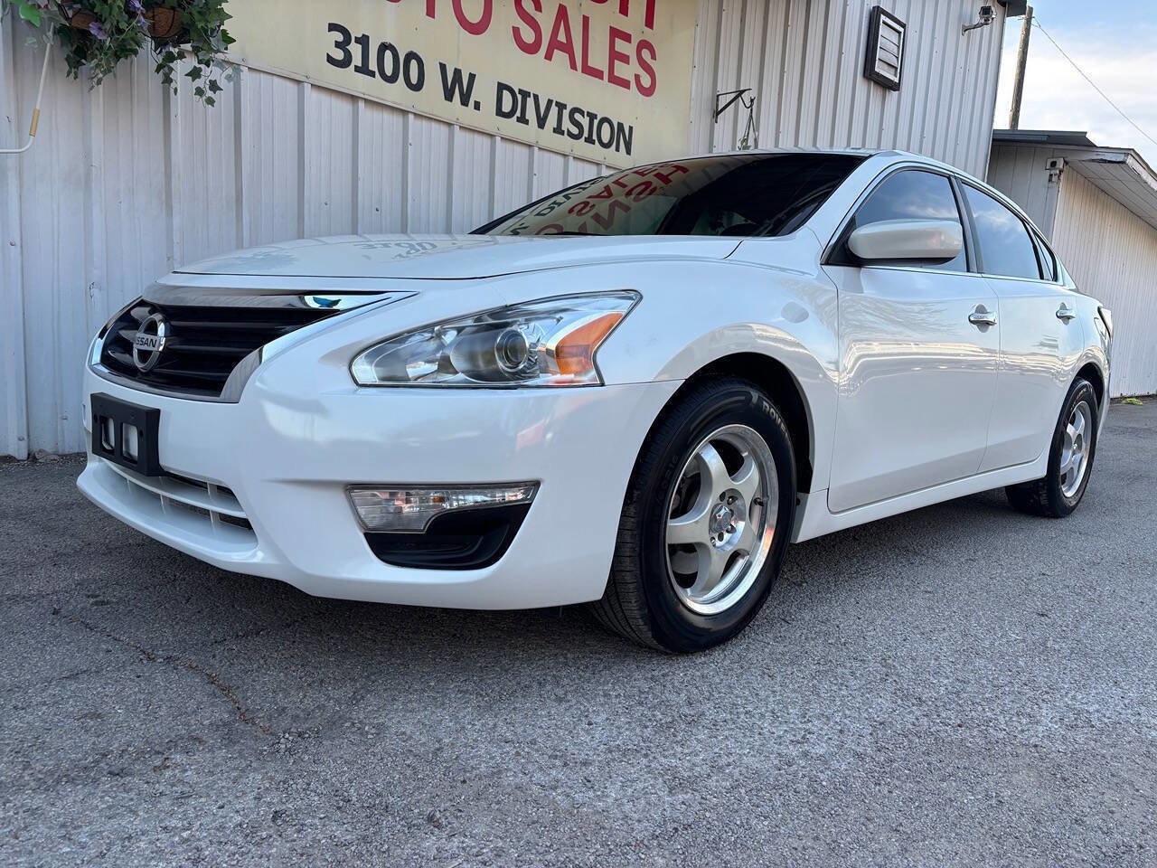 Used 2014 Nissan Altima 2.5 S w/ Display Audio Package image 4