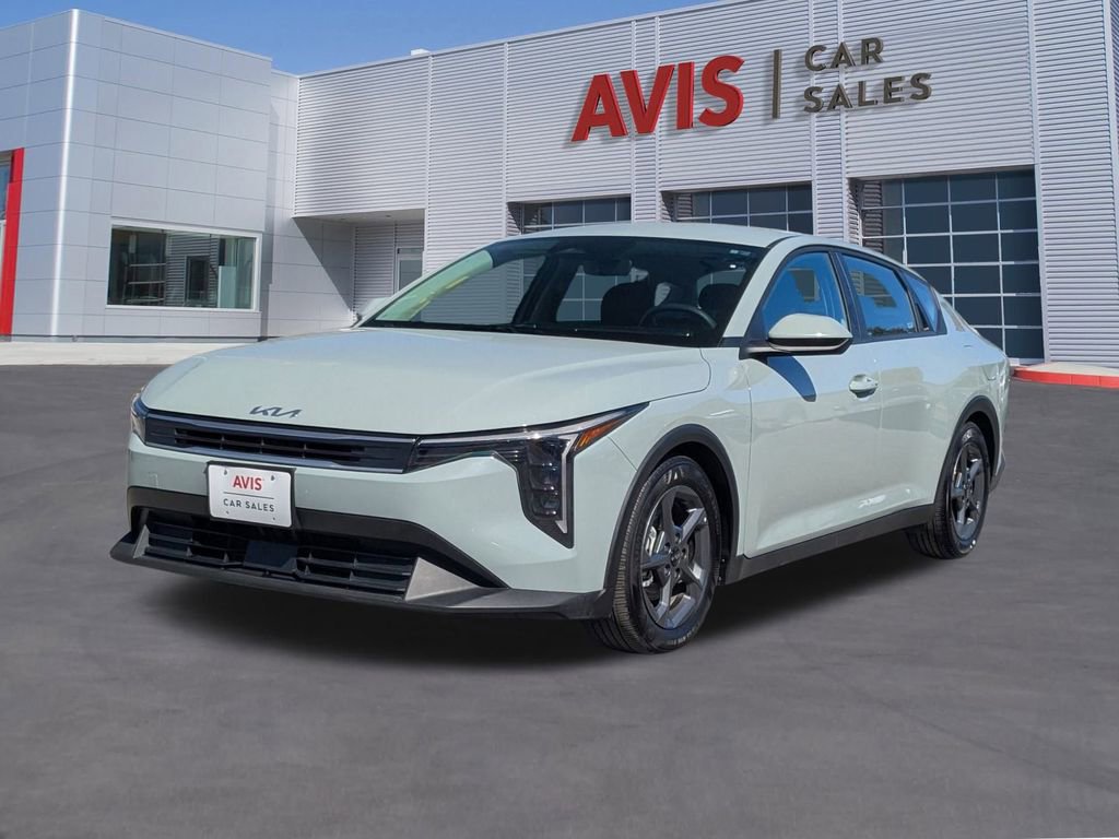 Used 2025 Kia K4 LXS video 1