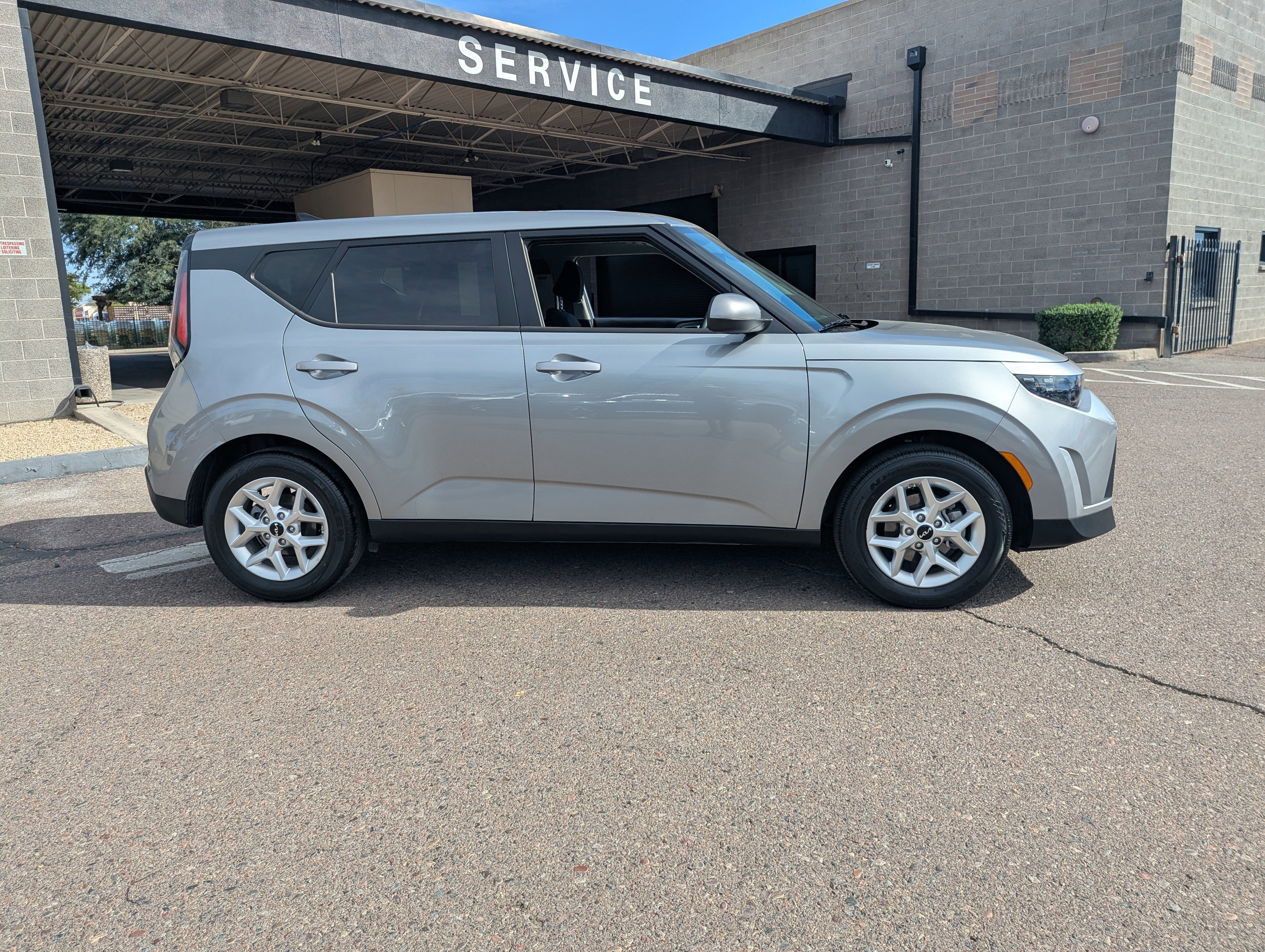 Certified 2025 Kia Soul S image 2