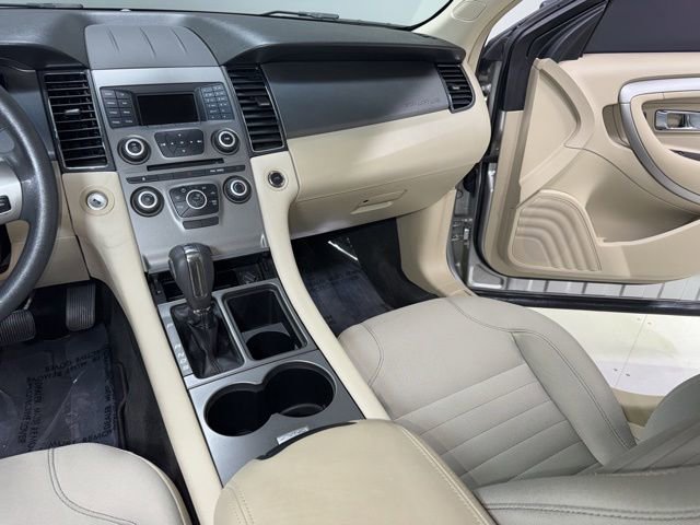 Used 2018 Ford Taurus SE FWD image 16