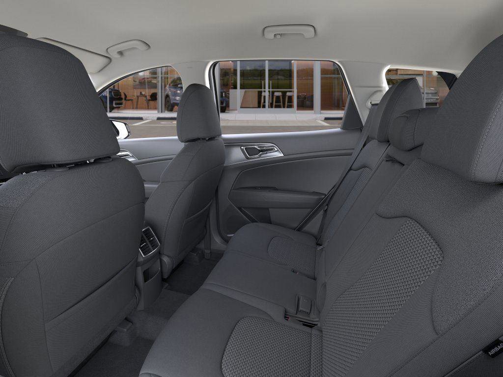 New 2025 Kia Sportage LX image 18
