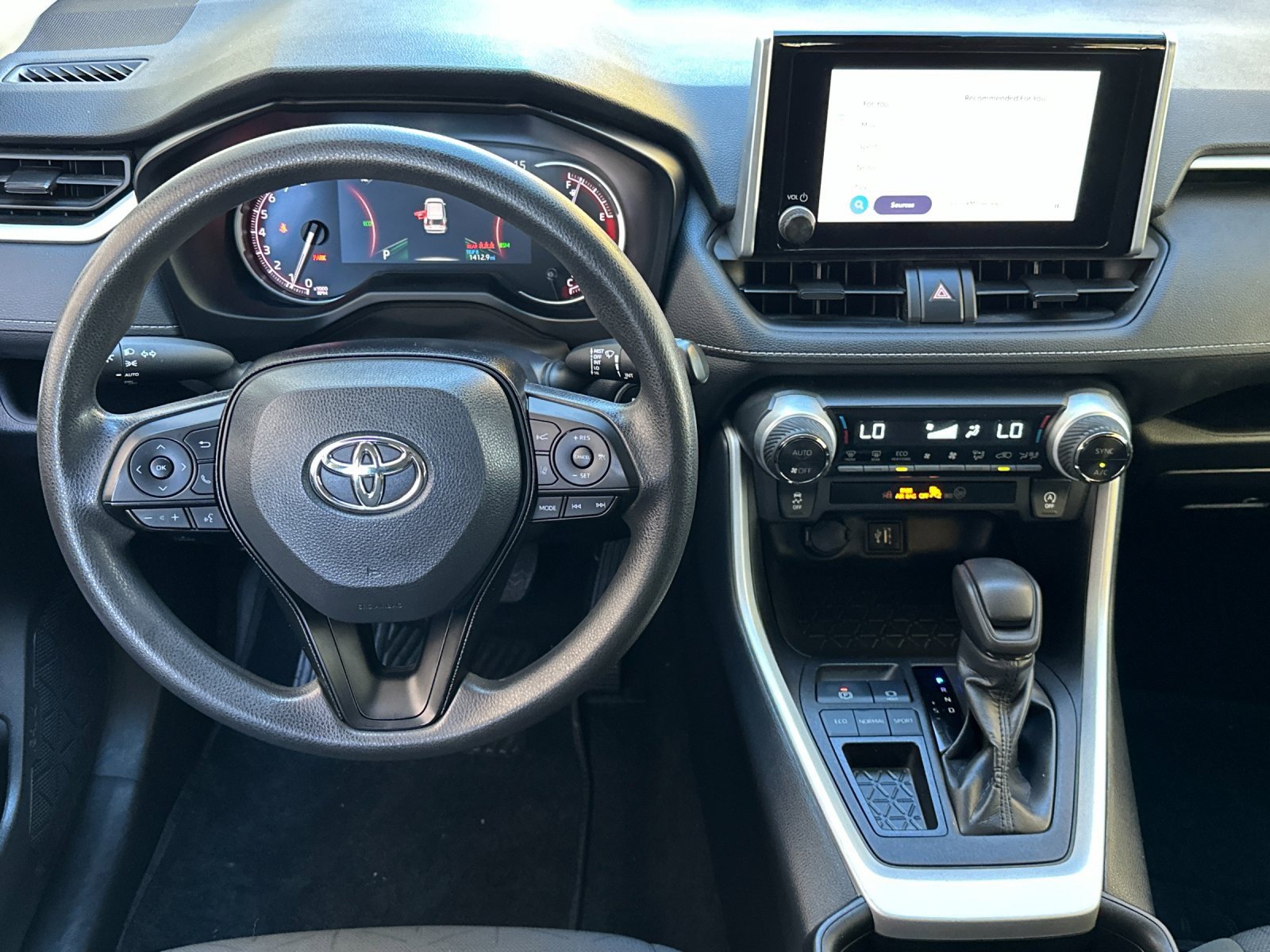 Used 2024 Toyota RAV4 XLE image 16