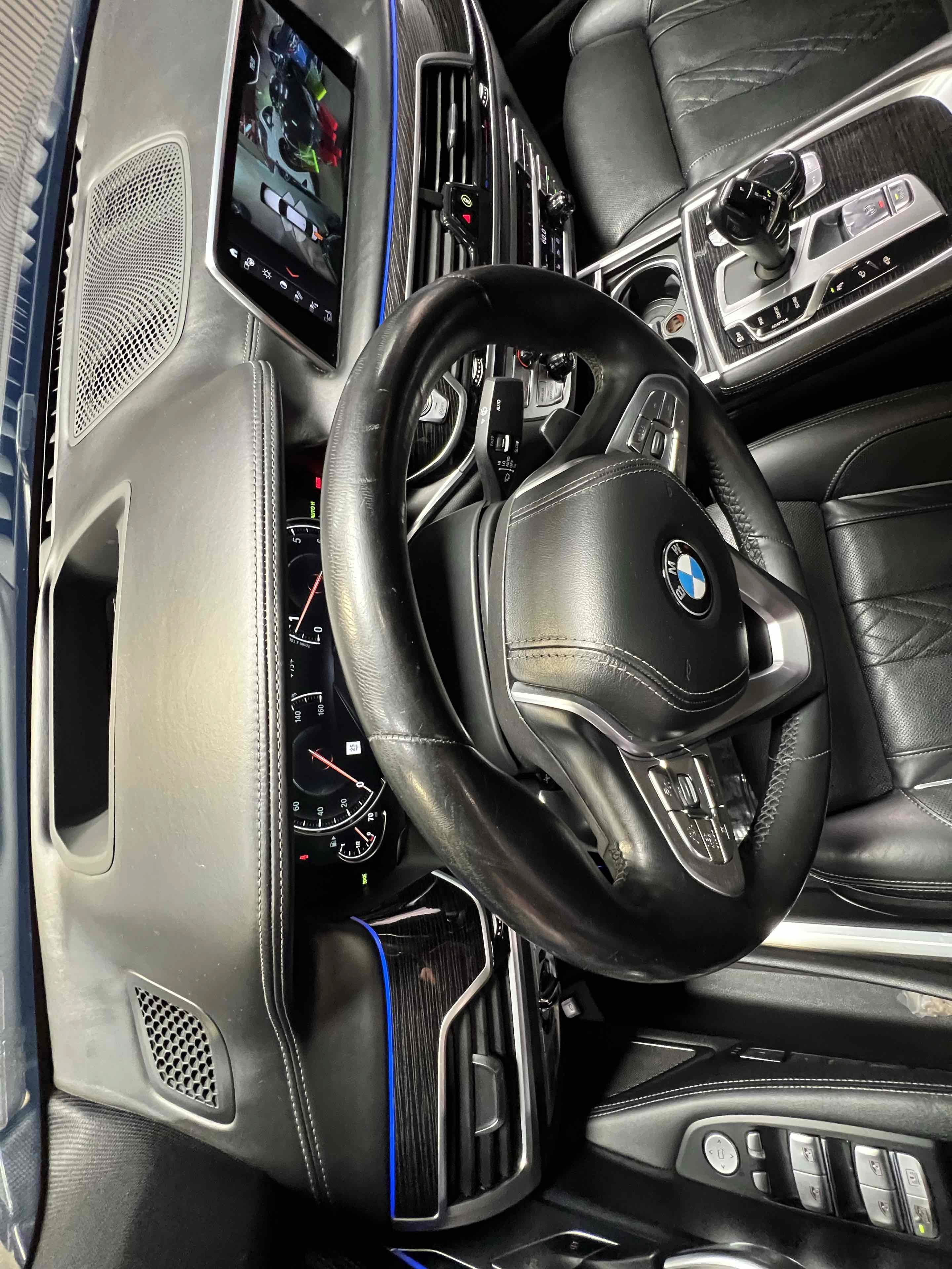 Used 2018 BMW 750i RWD image 8