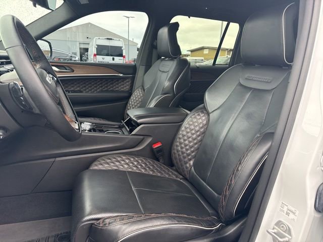 Used 2022 Jeep Grand Cherokee Summit w/ Advanced Protech Group IV image 25