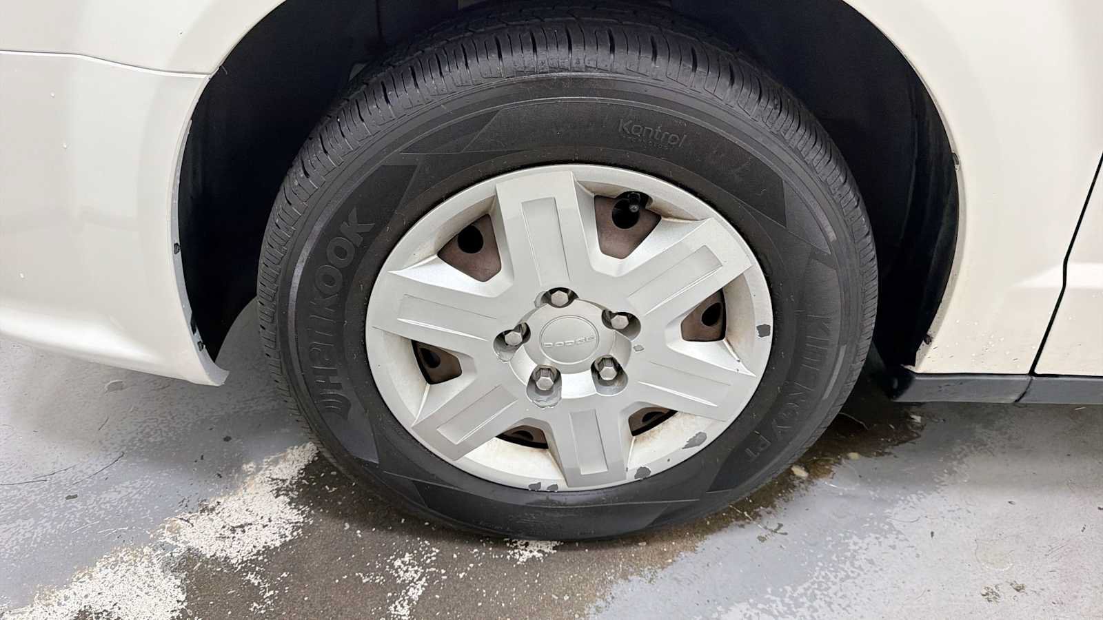 Used 2013 Dodge Grand Caravan American Value Package w/ UConnect Hands-Free Group FWD image 10