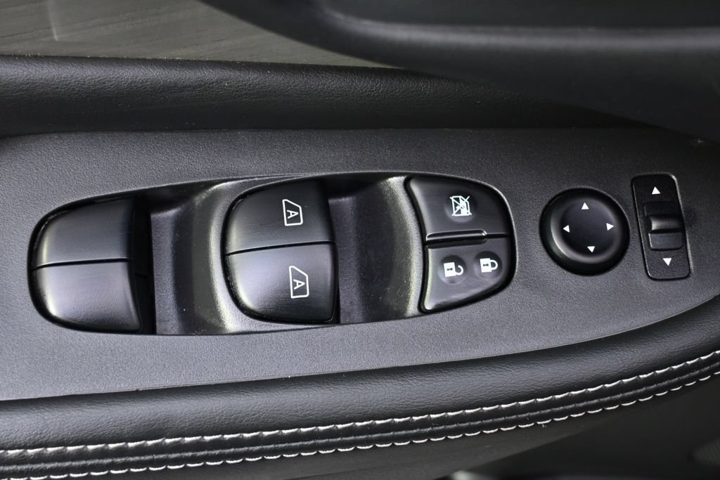 Used 2018 Nissan Murano SV w/ Premium Package AWD/4WD image 23