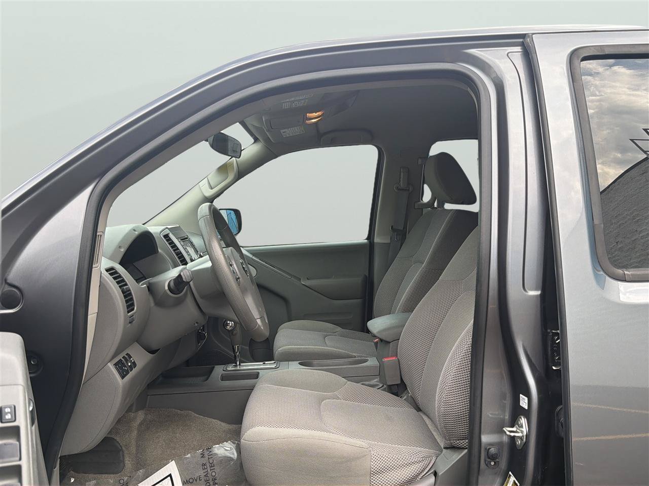 Used 2018 Nissan Frontier SV AWD/4WD image 11