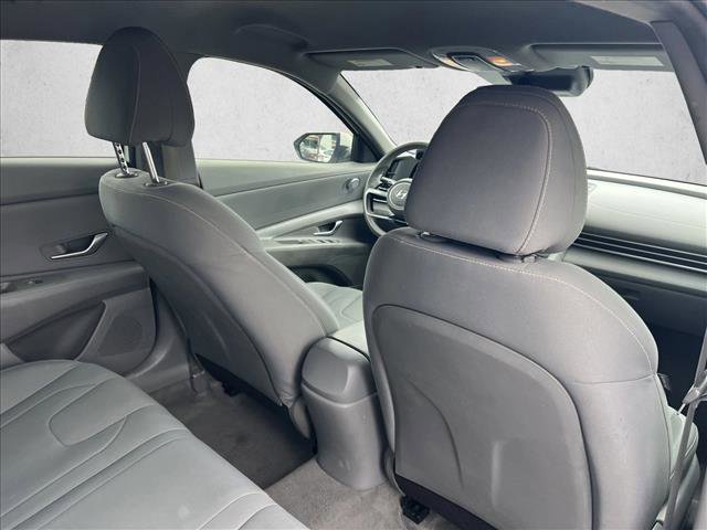 Used 2023 Hyundai Elantra SEL image 24