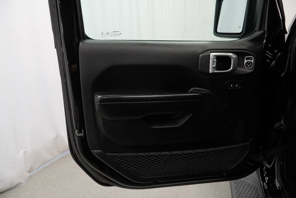 Certified 2020 Jeep Wrangler Sport AWD/4WD image 36