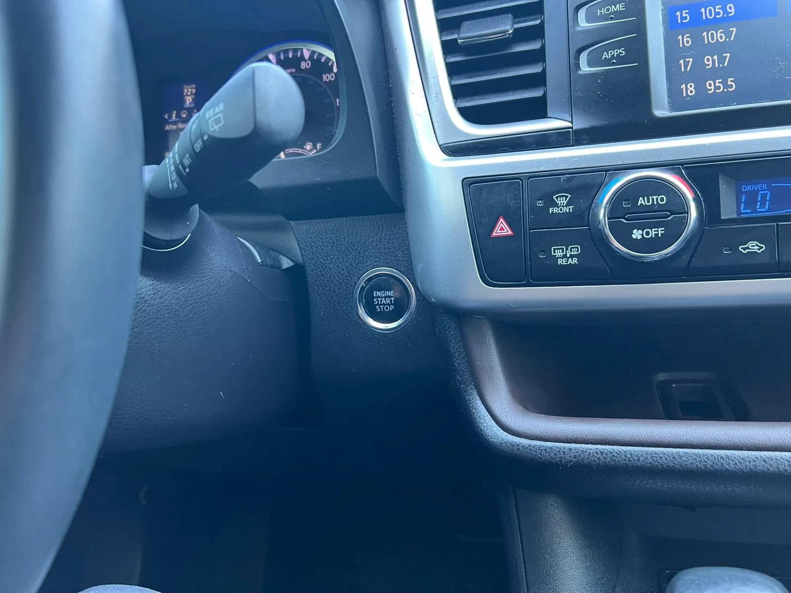 Used 2015 Toyota Highlander XLE FWD image 21