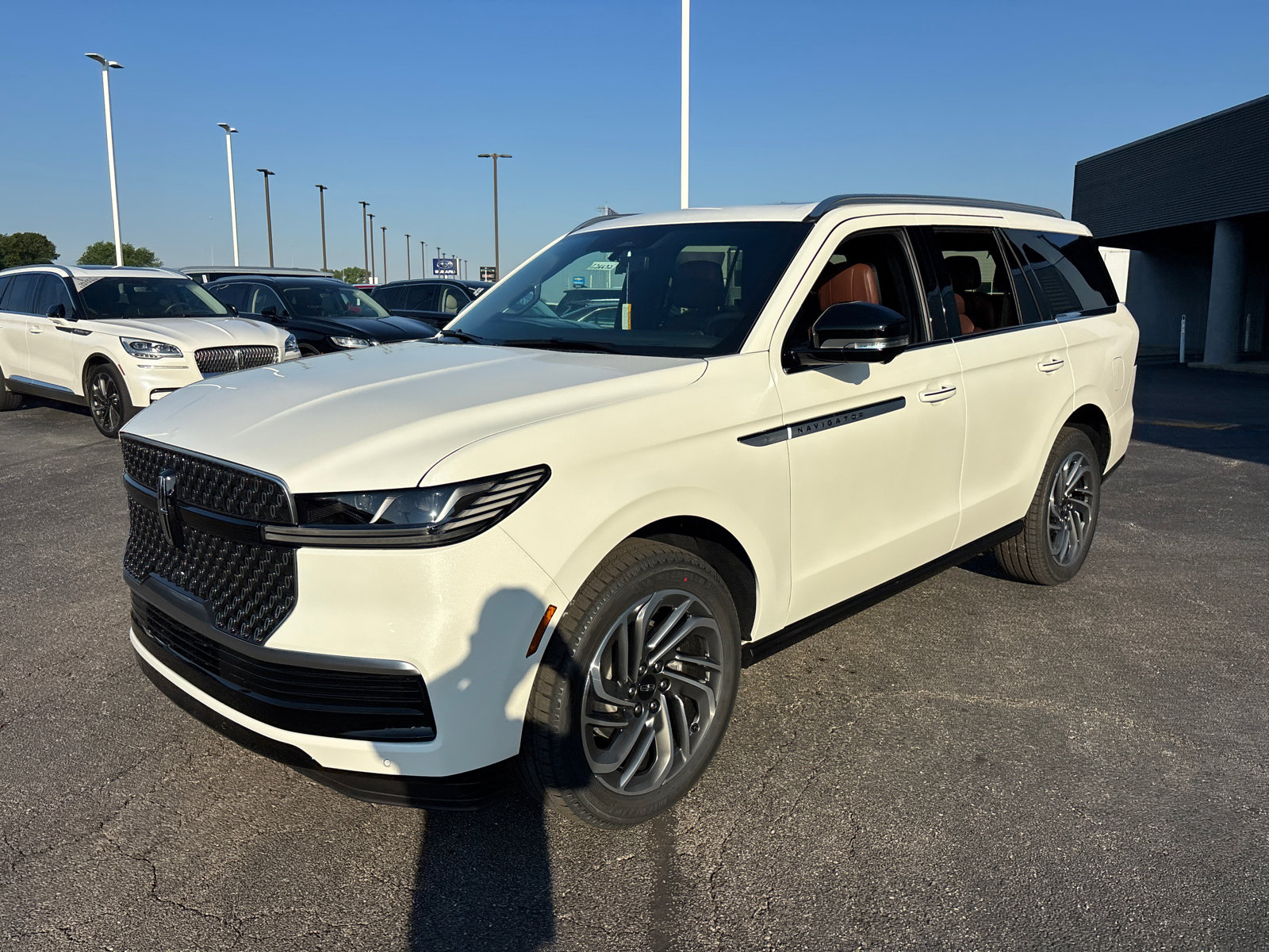 New 2026 Lincoln Navigator Reserve AWD/4WD image 3
