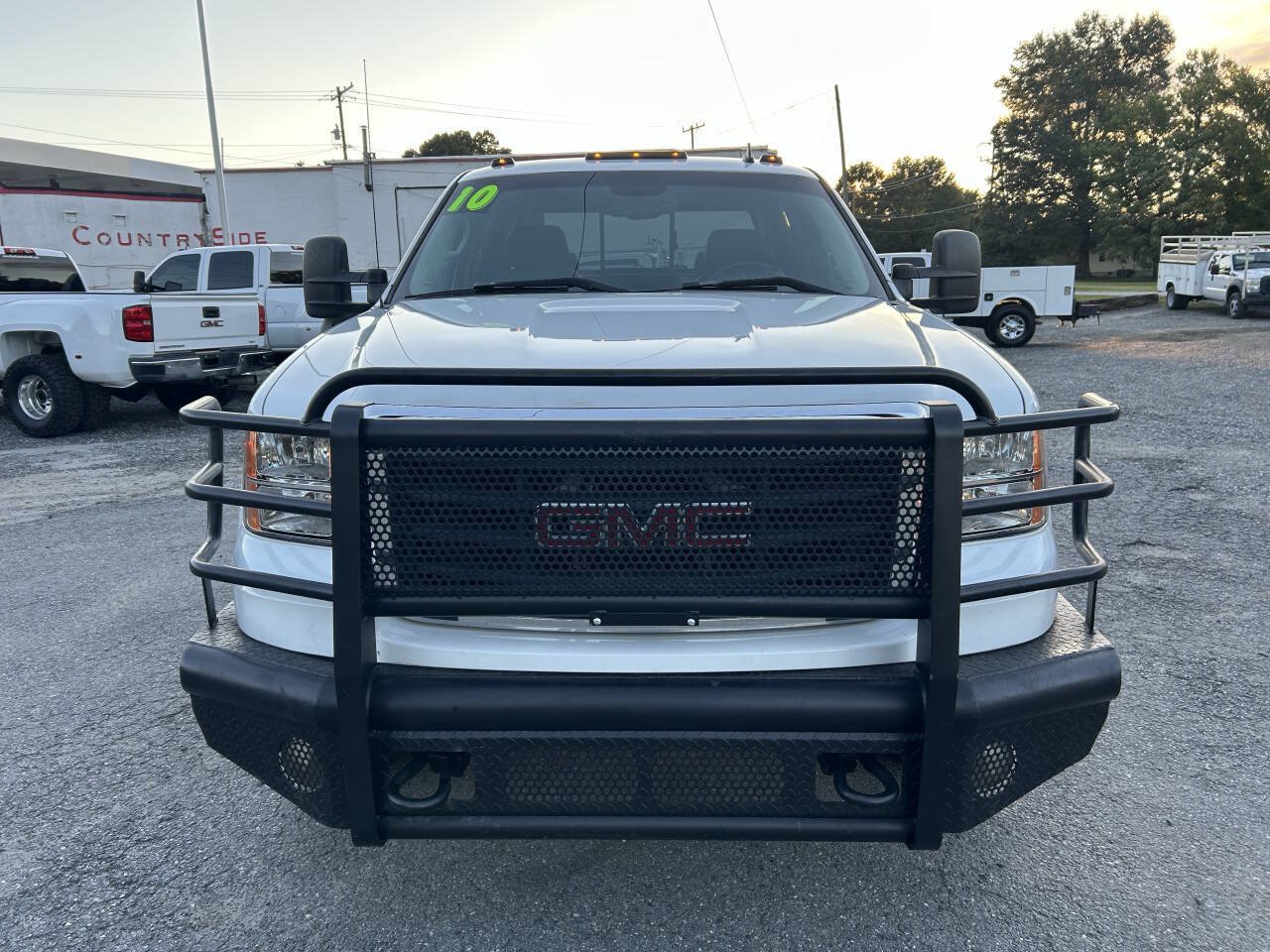 Used 2010 GMC Sierra 3500 SLT w/ SLT Convenience Package AWD/4WD image 3
