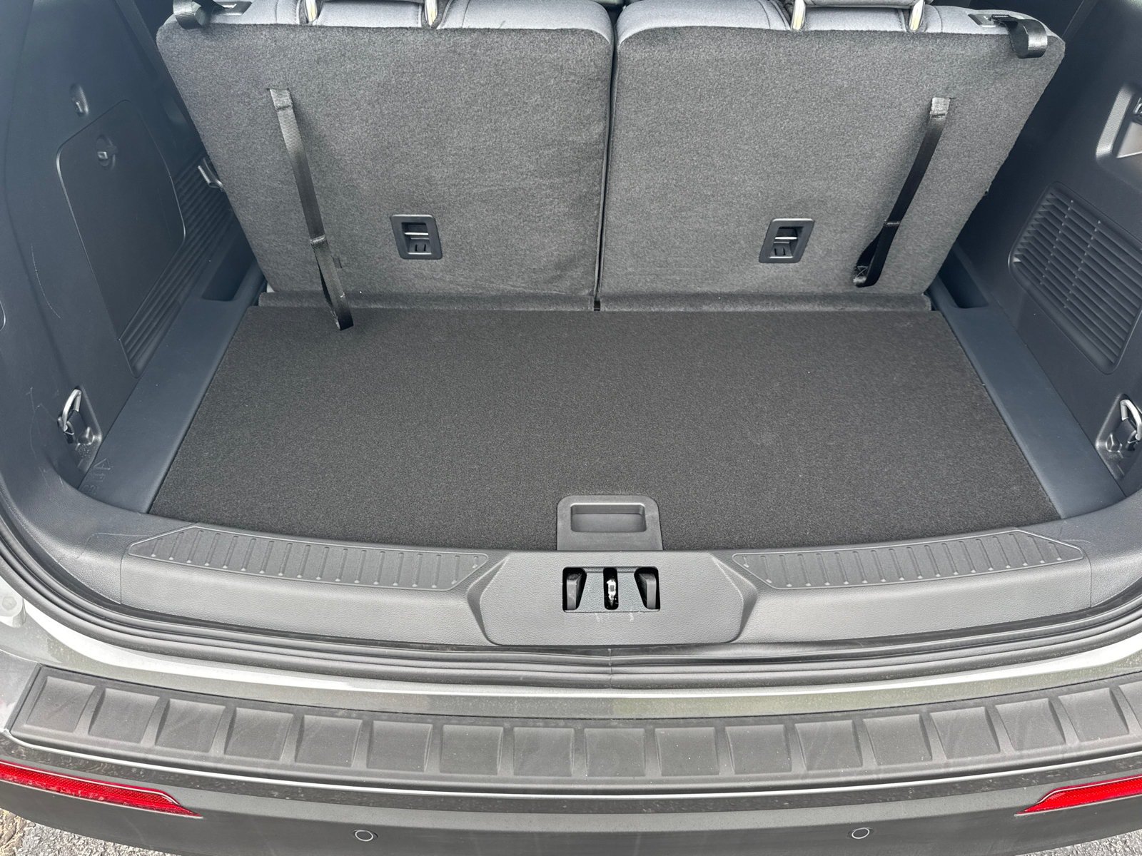 New 2026 Ford Explorer Active RWD image 21