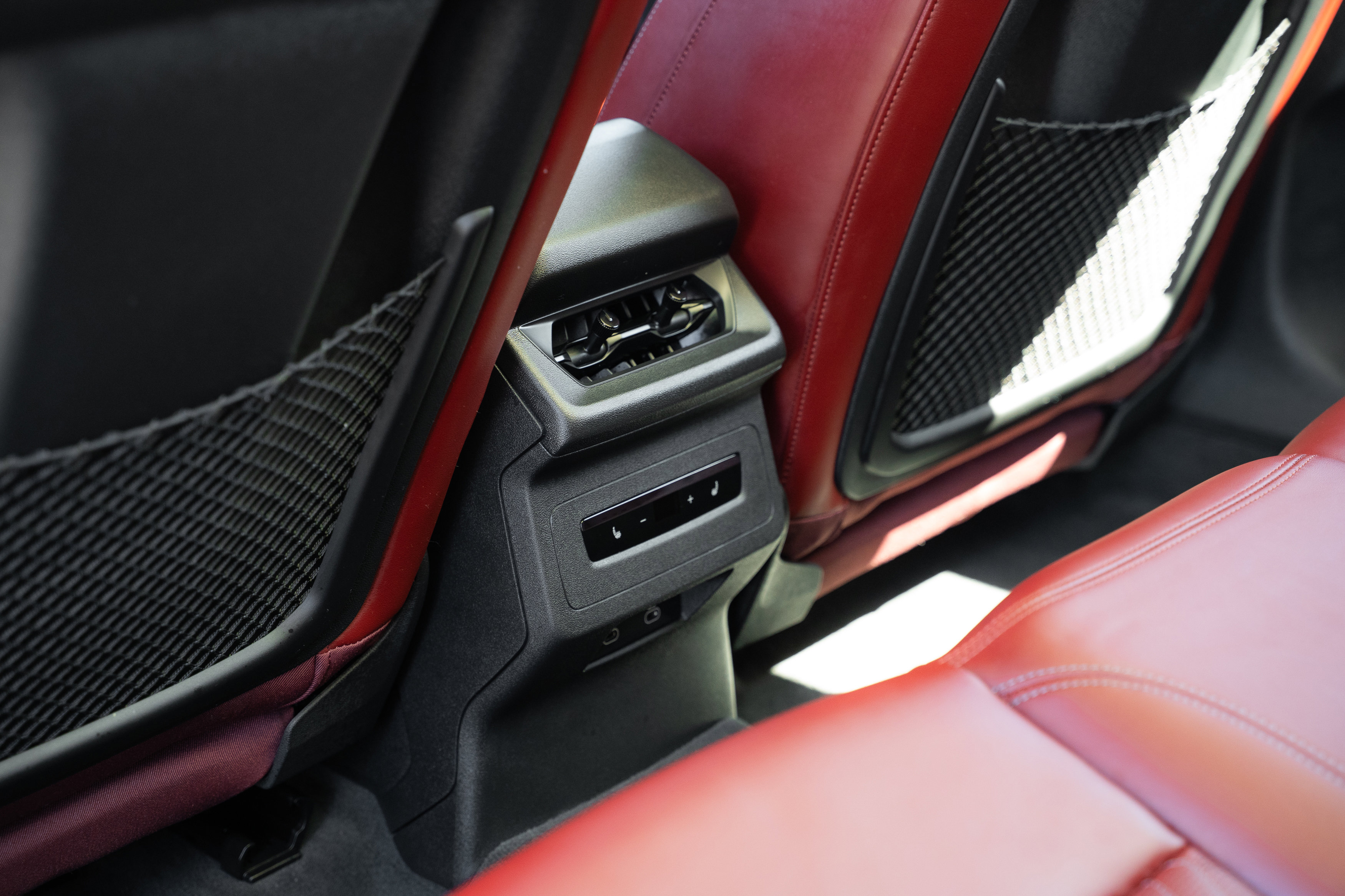 Certified 2025 Audi S6 e-tron Prestige w/ 21" Black Optic Package image 31