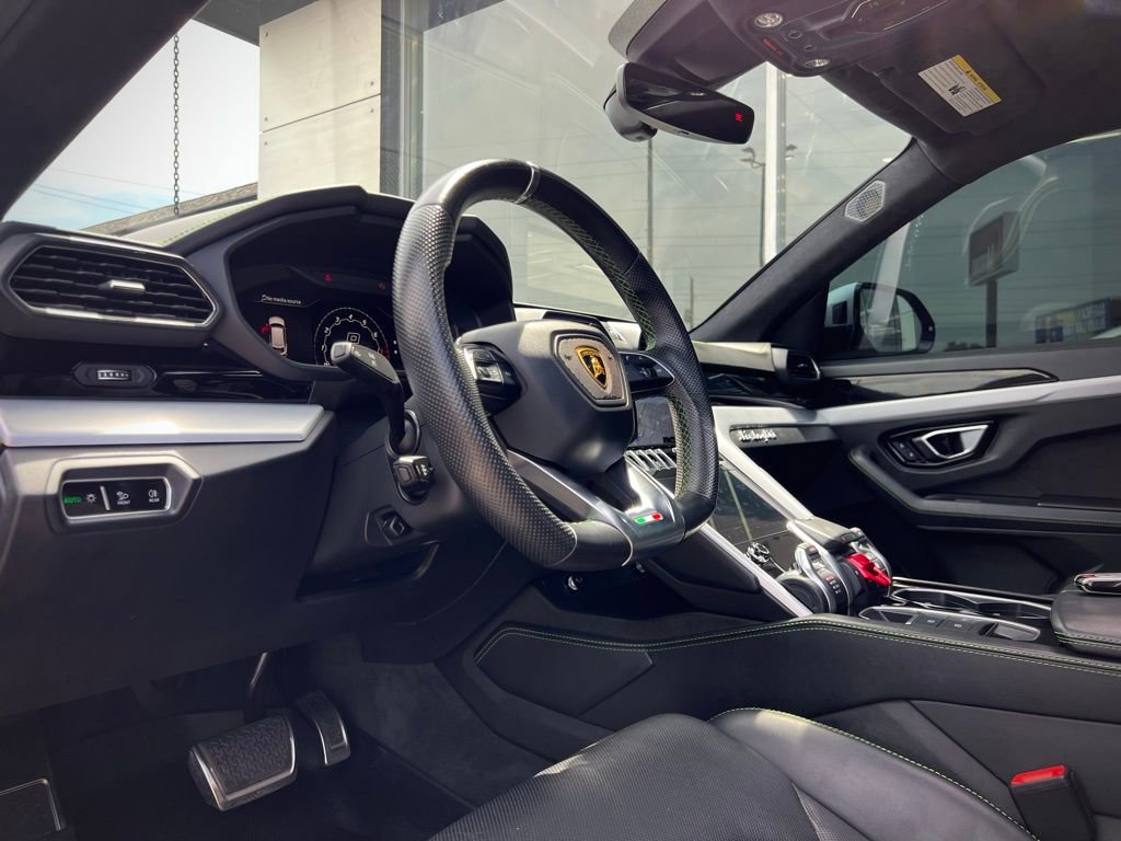 Used 2022 Lamborghini Urus image 87