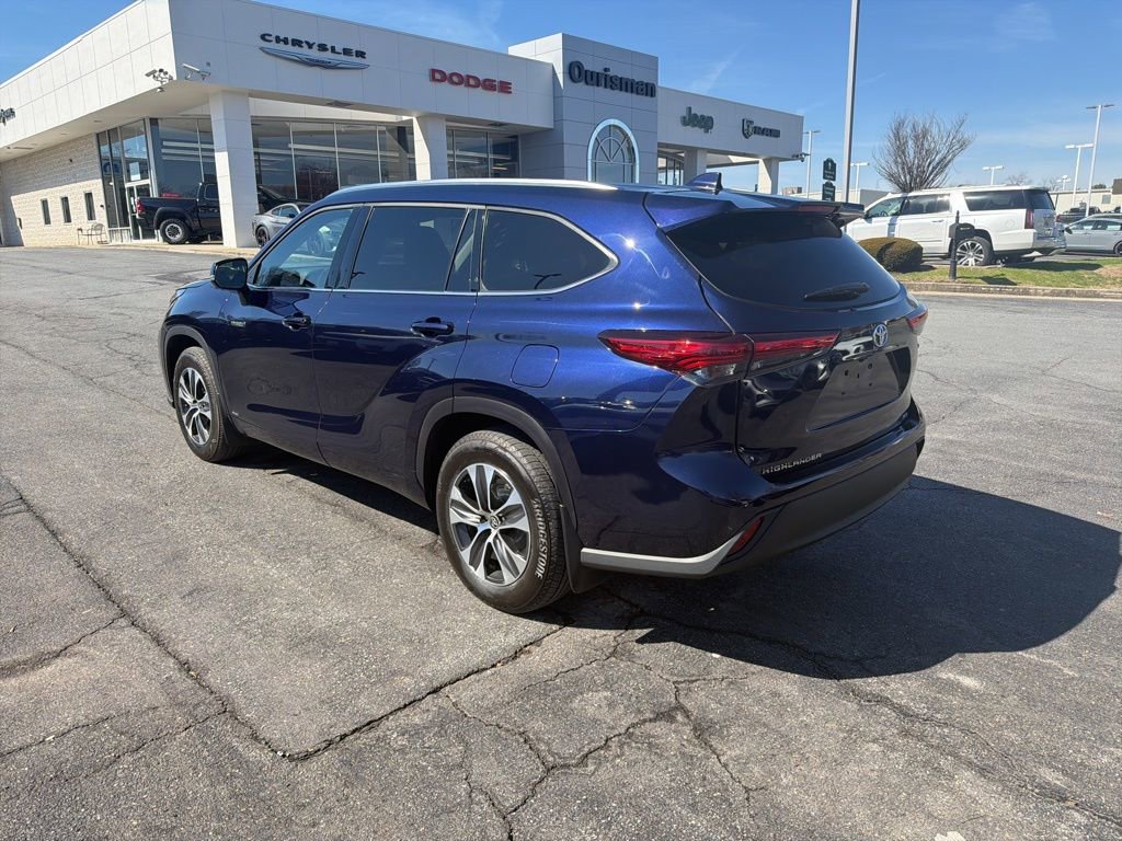 Used 2021 Toyota Highlander XLE image 7