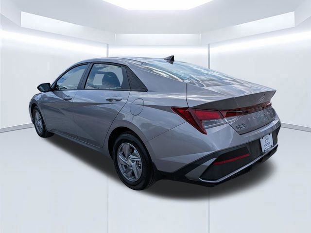 Certified 2026 Hyundai Elantra SE FWD image 6