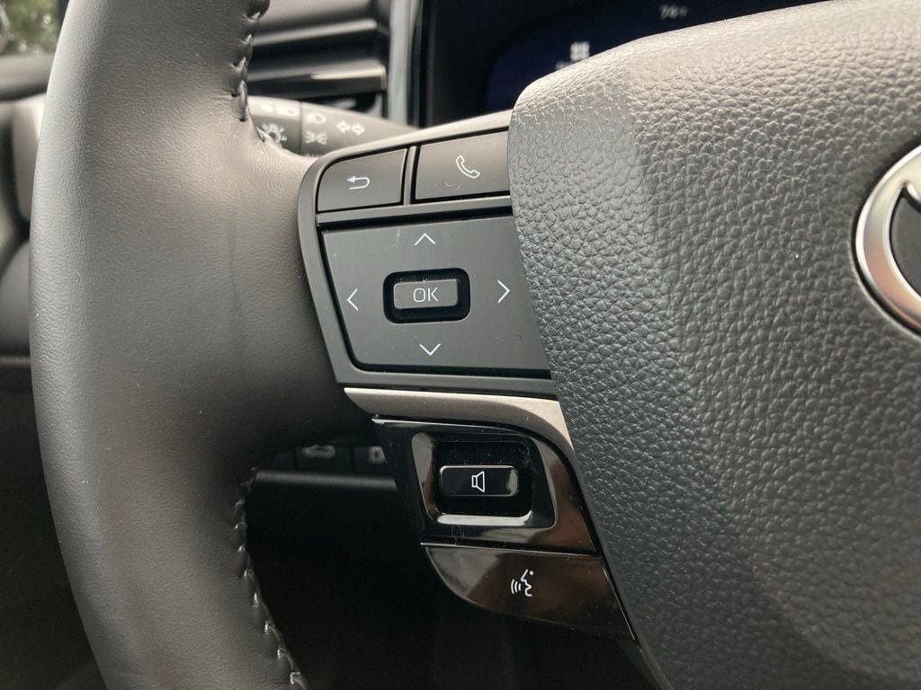 Used 2025 Toyota Camry XSE w/ Premium Plus Package image 13