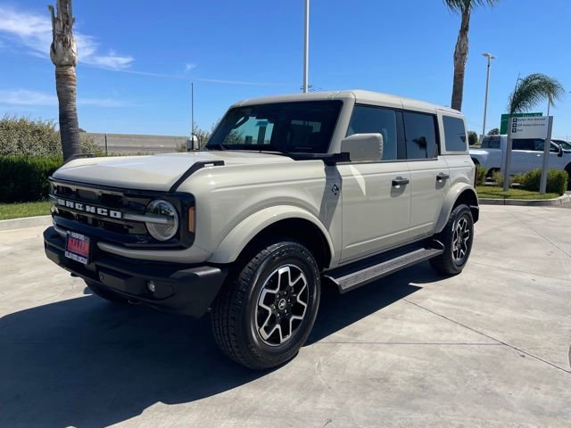 New 2026 Ford Bronco Outer Banks AWD/4WD image 1