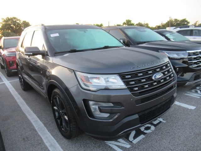 Used 2017 Ford Explorer XLT w/ Equipment Group 202A image 1