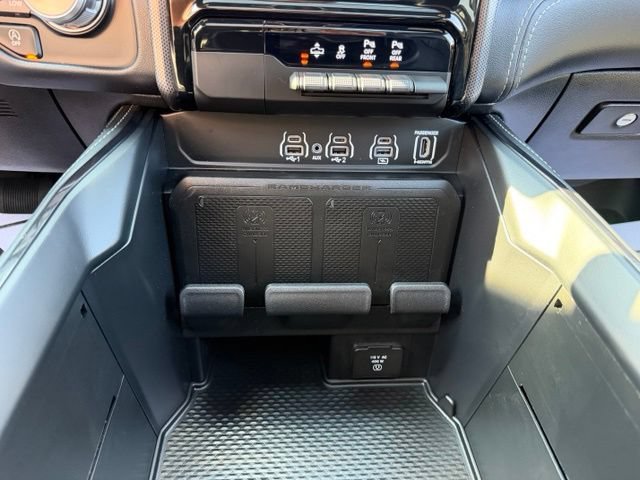 Used 2025 RAM 1500 Limited AWD/4WD image 19
