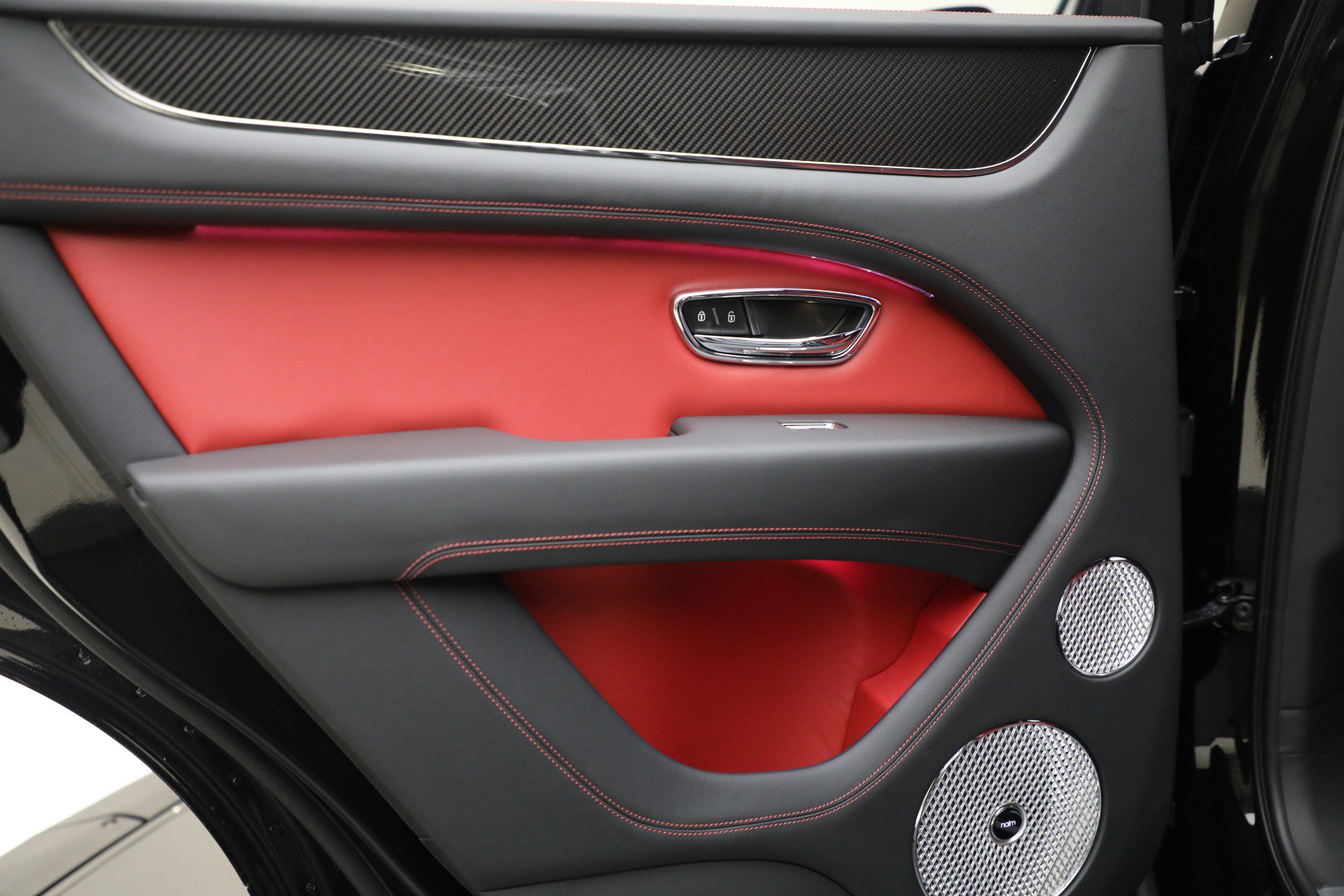 New 2025 Bentley Bentayga image 25