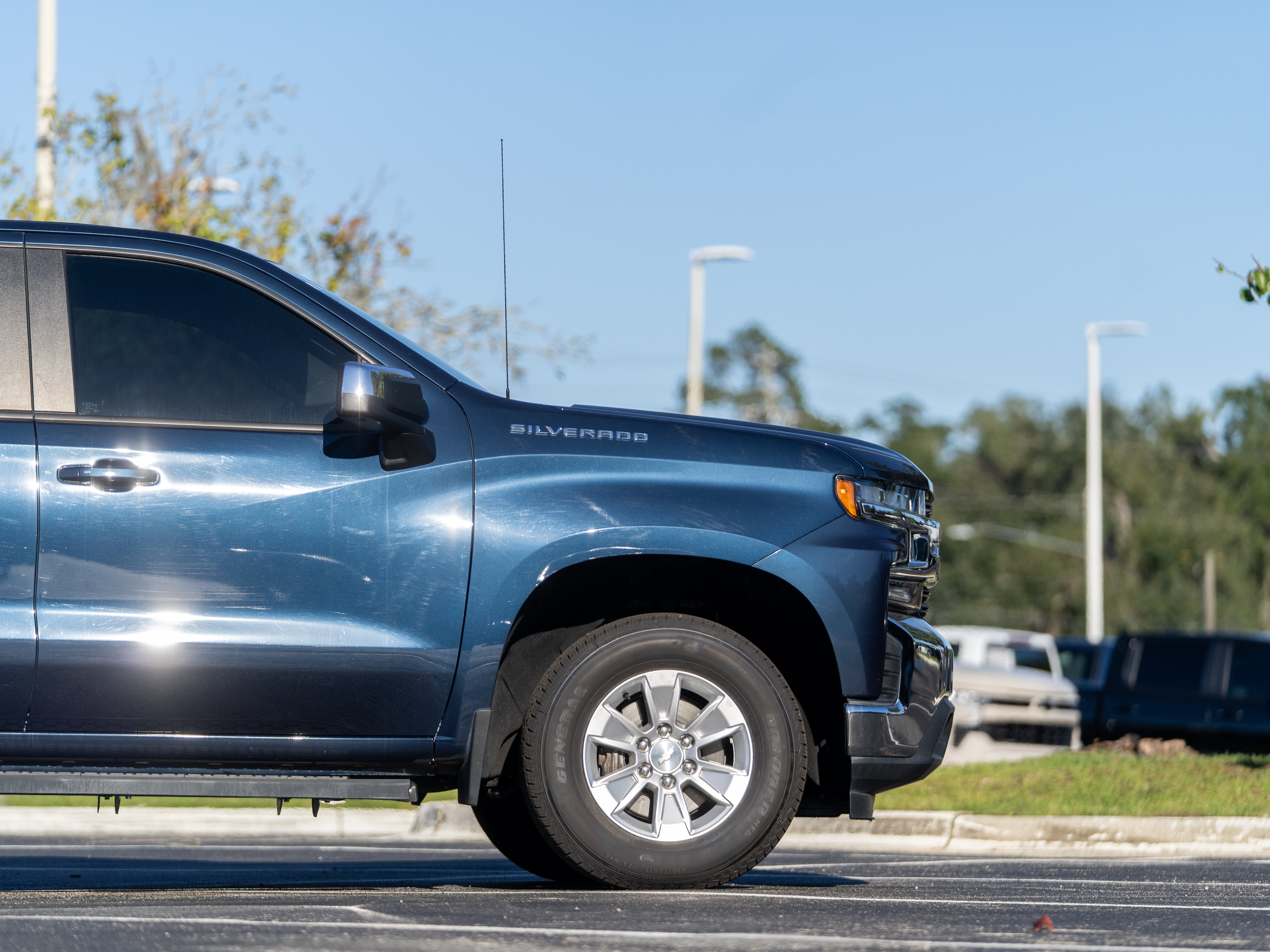 Used 2021 Chevrolet Silverado 1500 LT RWD image 7