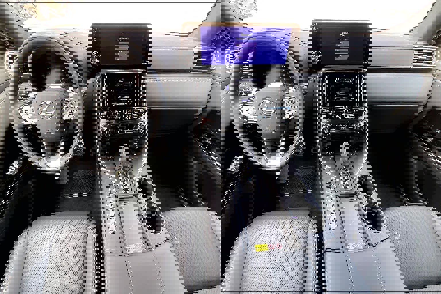 New 2026 Lexus LX 700h Luxury image 8