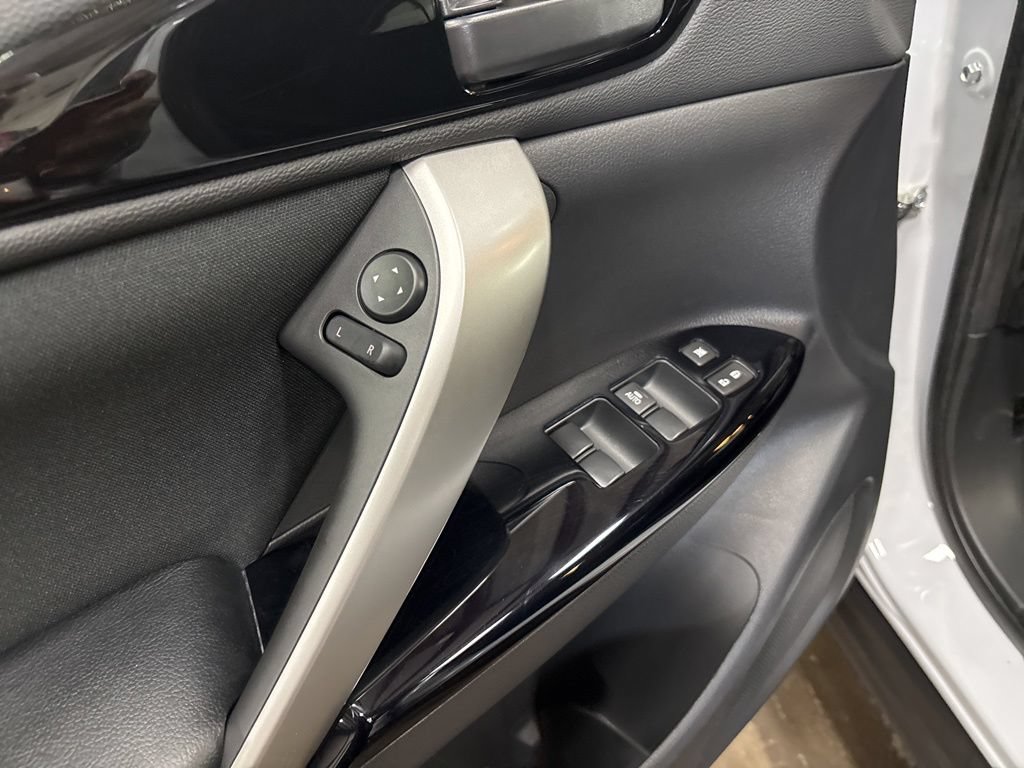 Used 2024 Mitsubishi Eclipse Cross LE AWD/4WD image 21