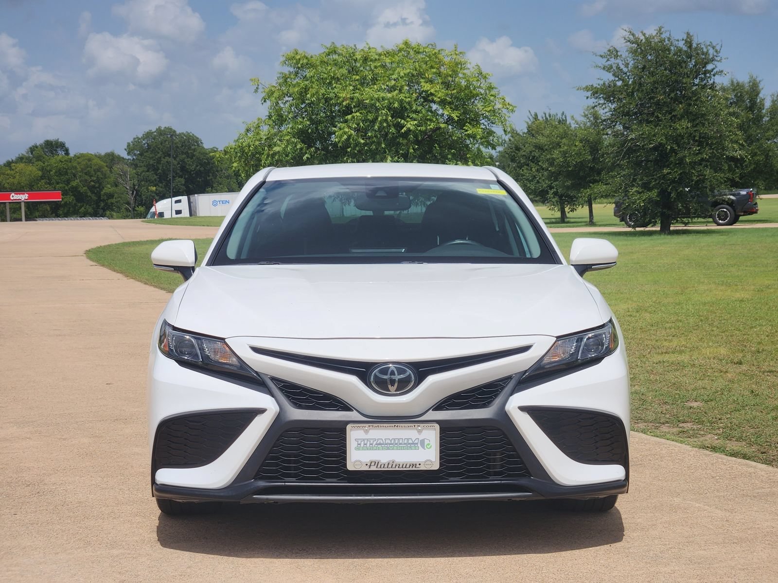 Used 2023 Toyota Camry SE w/ Convenience Package FWD image 6