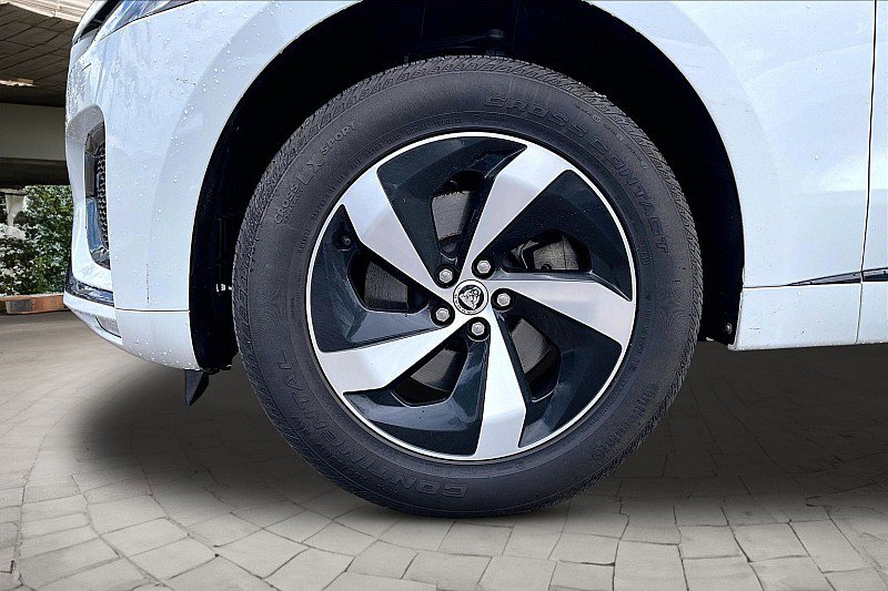 Used 2024 Jaguar F-PACE R-Dynamic S AWD/4WD image 7