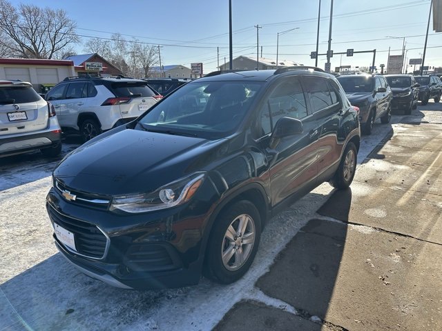 Used 2020 Chevrolet Trax LT w/ Driver Confidence Package image 3