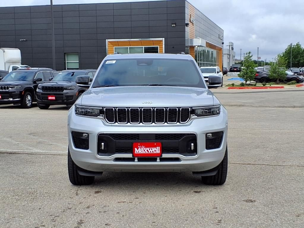 New 2025 Jeep Grand Cherokee L Overland w/ Luxury Tech Group IV image 4