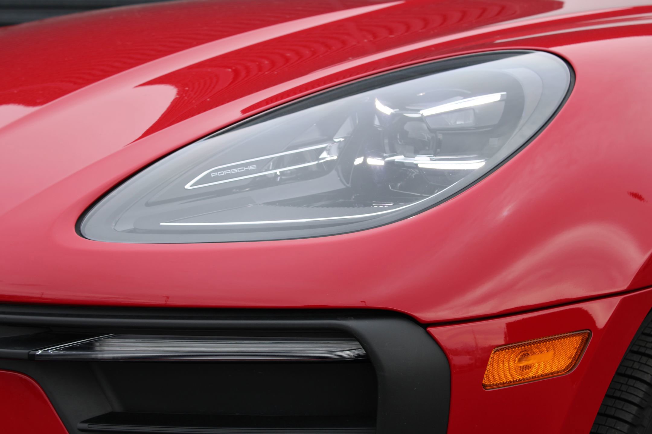 Used 2025 Porsche Macan image 12