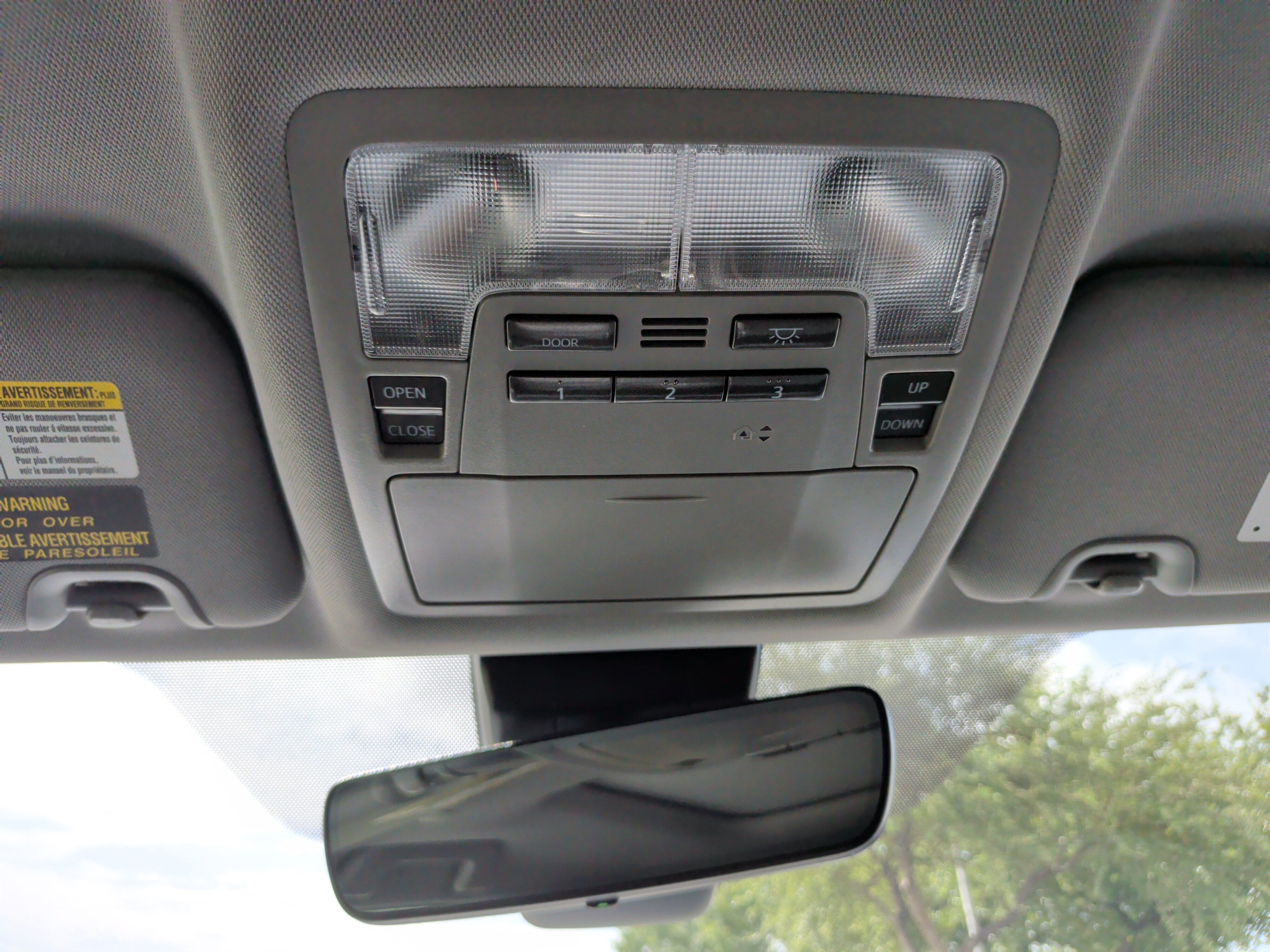 Used 2019 Toyota Highlander XLE AWD/4WD image 33