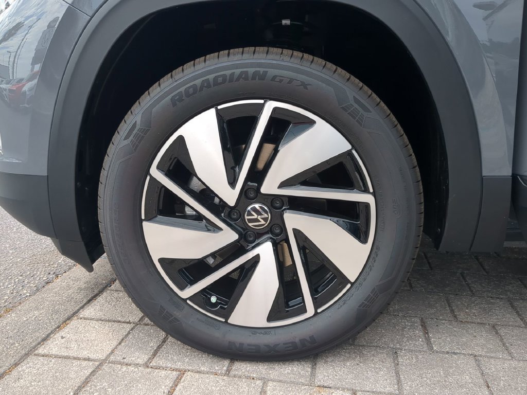 New 2026 Volkswagen Atlas SE FWD image 35