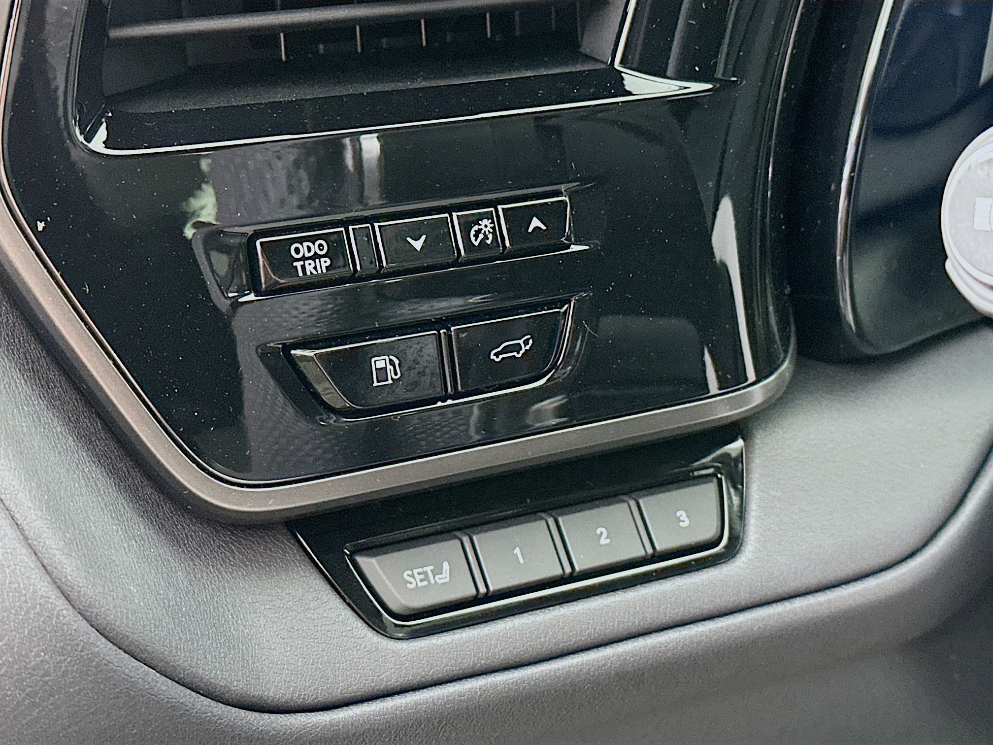 New 2026 Lexus TX 500h AWD image 10