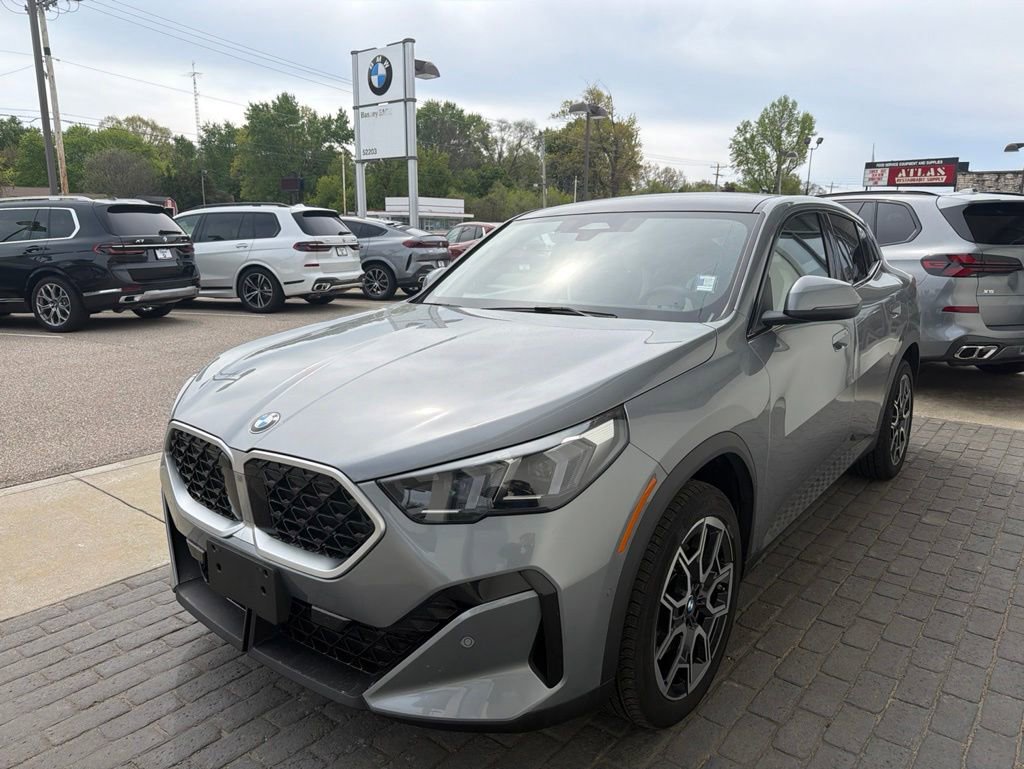 Certified 2025 BMW X2 xDrive28i w/ Convenience Package AWD/4WD image 3