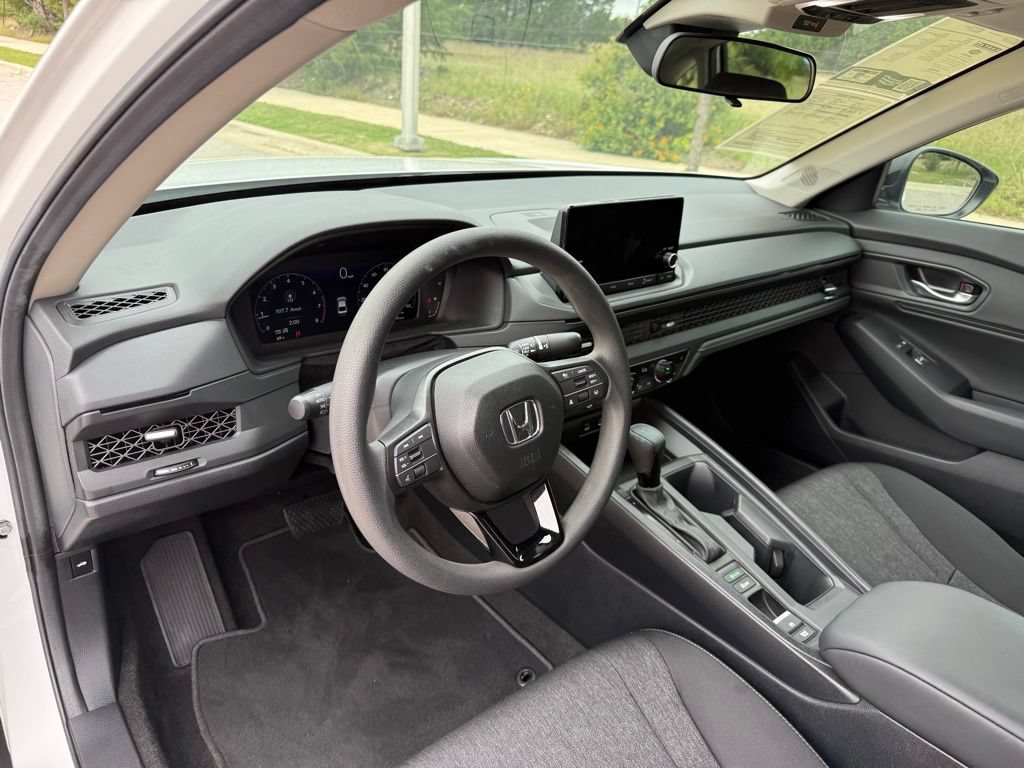Used 2025 Honda Accord SE image 12