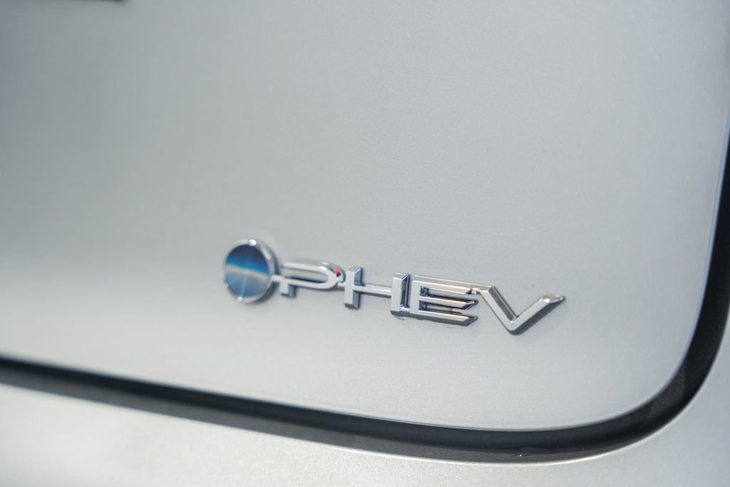 New 2026 Toyota Prius Plug-In Hybrid FWD image 8