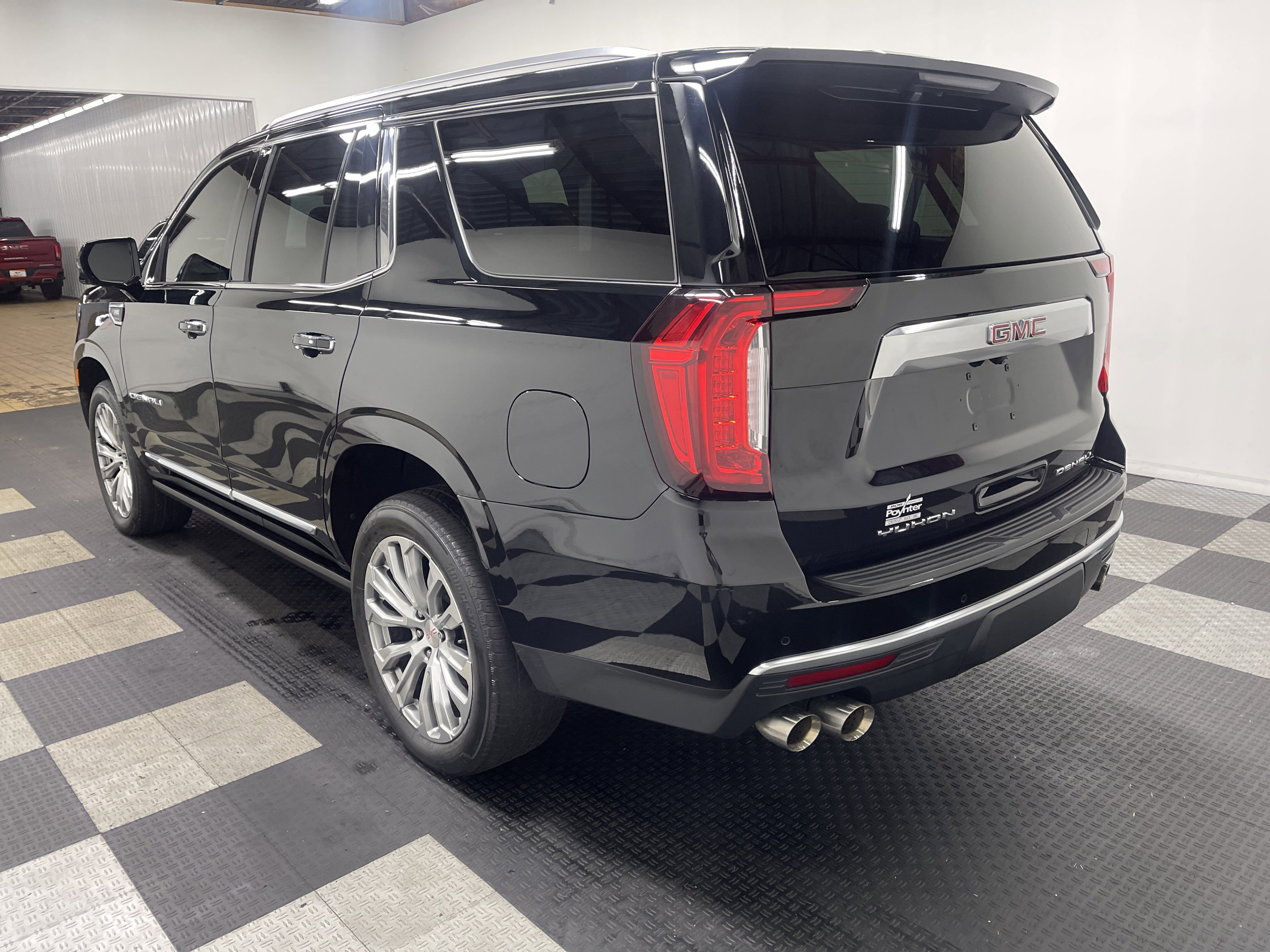 Used 2022 GMC Yukon Denali image 2