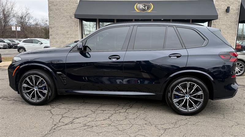 Used 2025 BMW X5 xDrive50e w/ M Sport Package image 2