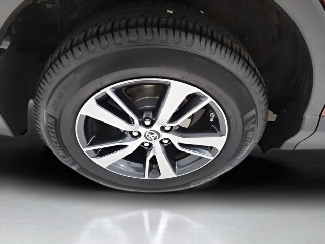 Used 2017 Toyota RAV4 XLE image 14