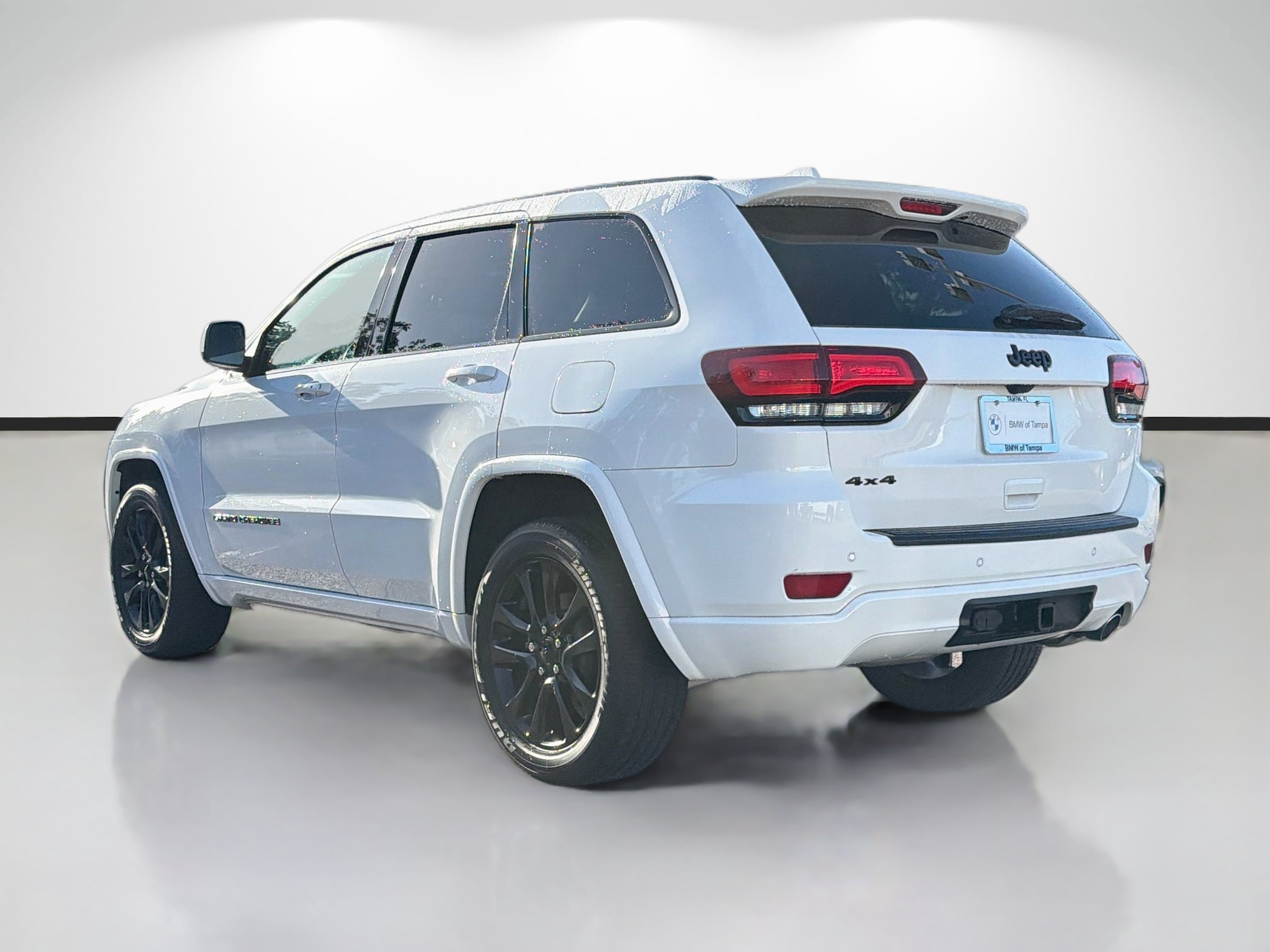 Used 2021 Jeep Grand Cherokee Laredo X AWD/4WD image 5