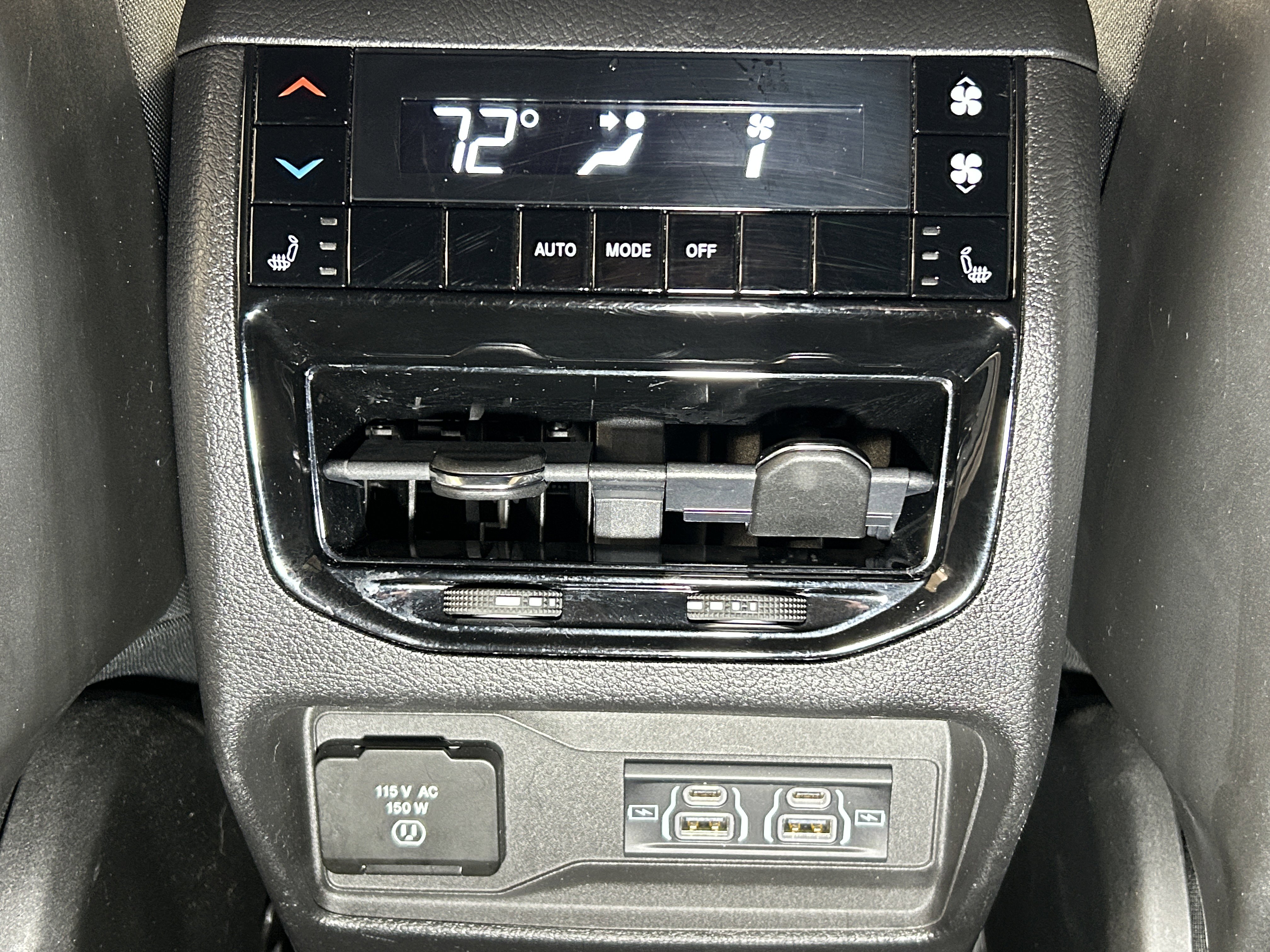 Certified 2022 Jeep Grand Cherokee L Overland w/ MOPAR Finishing Package AWD/4WD image 36