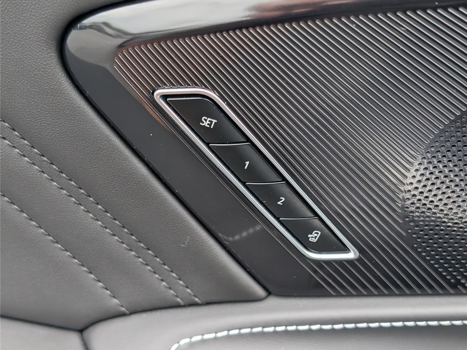 Used 2025 Chevrolet Corvette E-Ray AWD/4WD image 17
