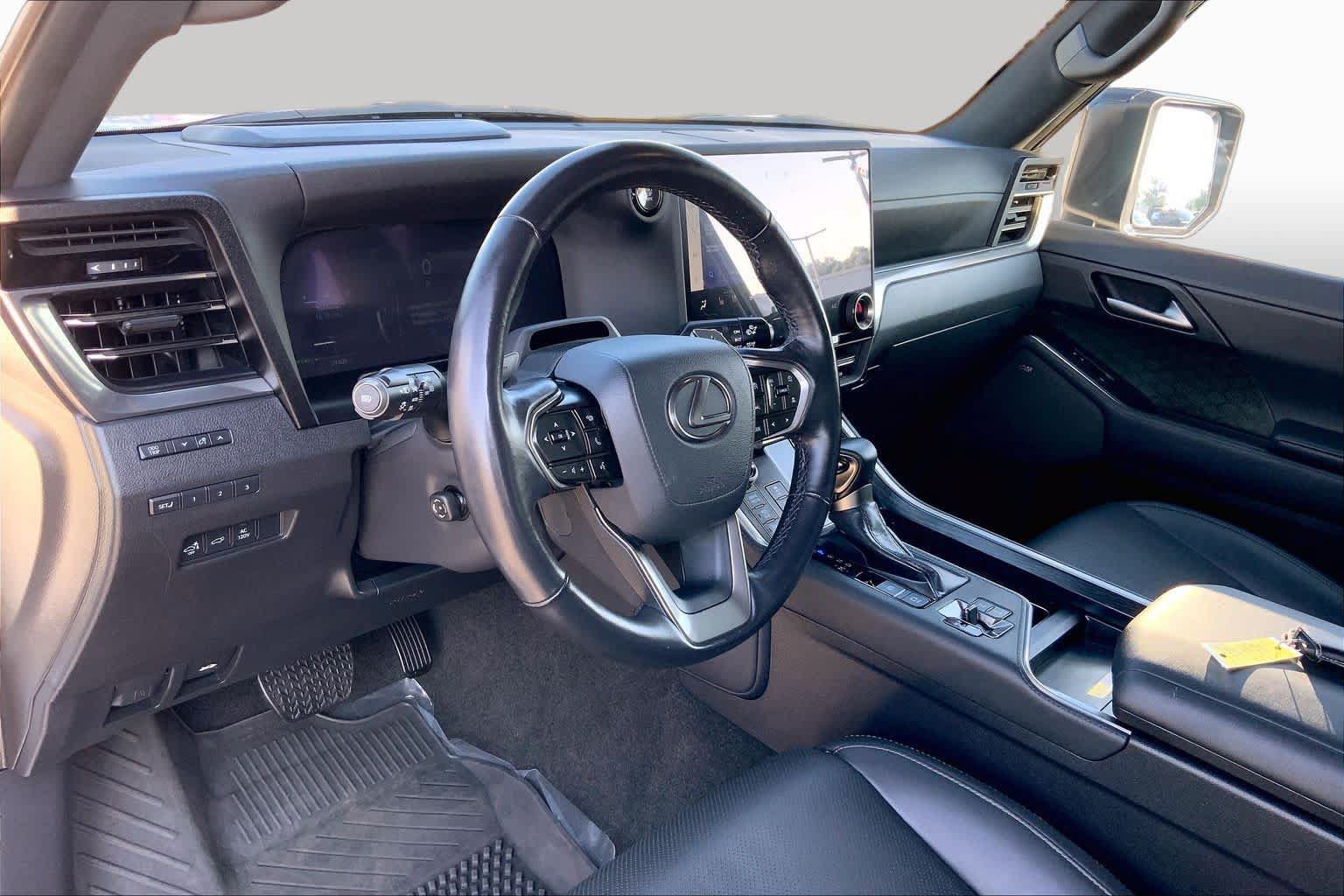 Used 2024 Lexus GX 550 AWD/4WD image 17